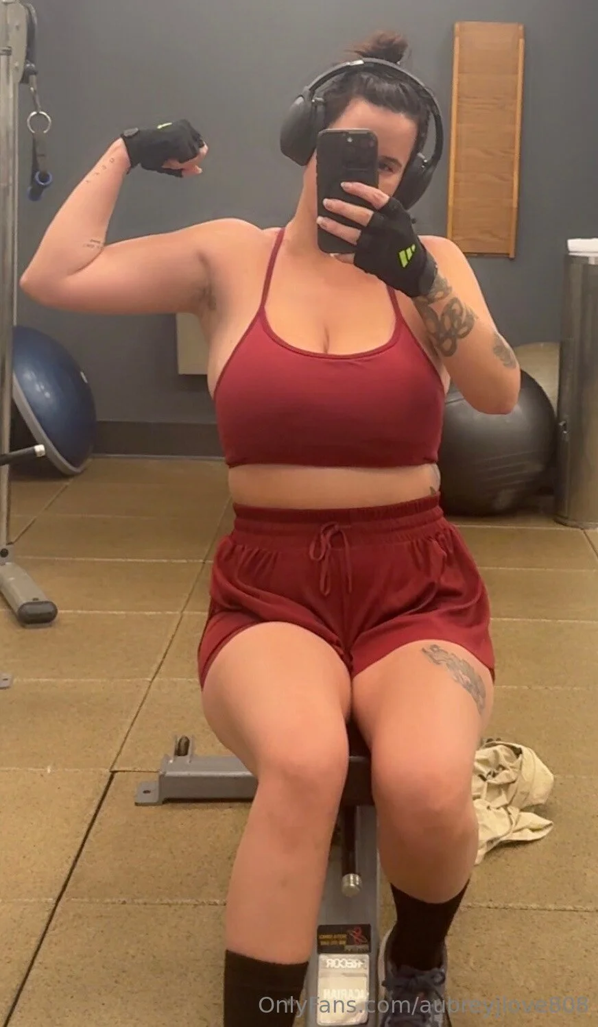 AubreyJ Luv 🦋 @aubreyjlove808 topless paparazzi