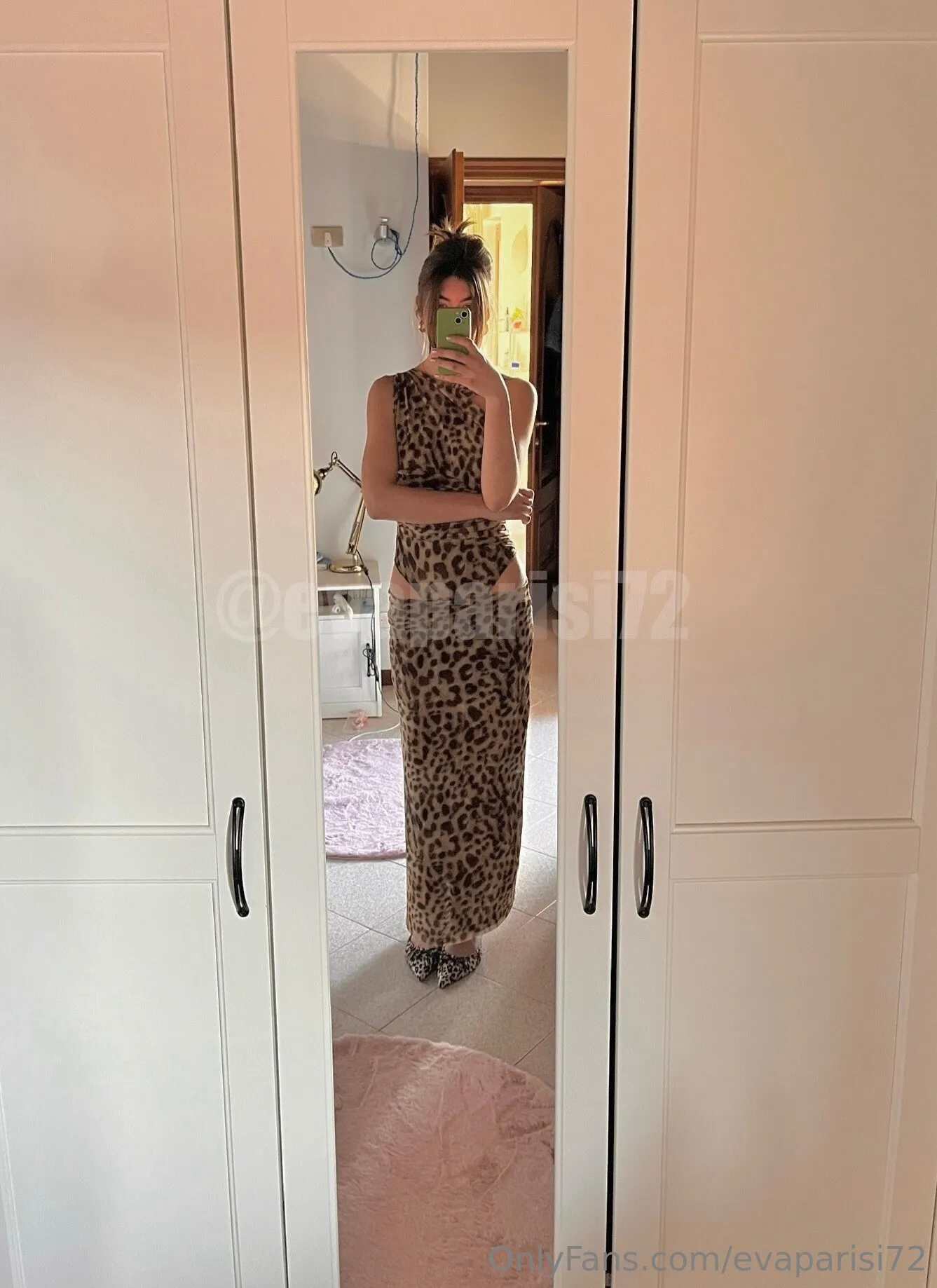 EvaParisi72 @evaparisi72 å¤§å°ºåº¦