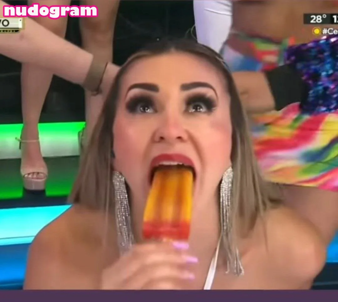 Aleida Garza @aleidagarza8 amy klobuchar video