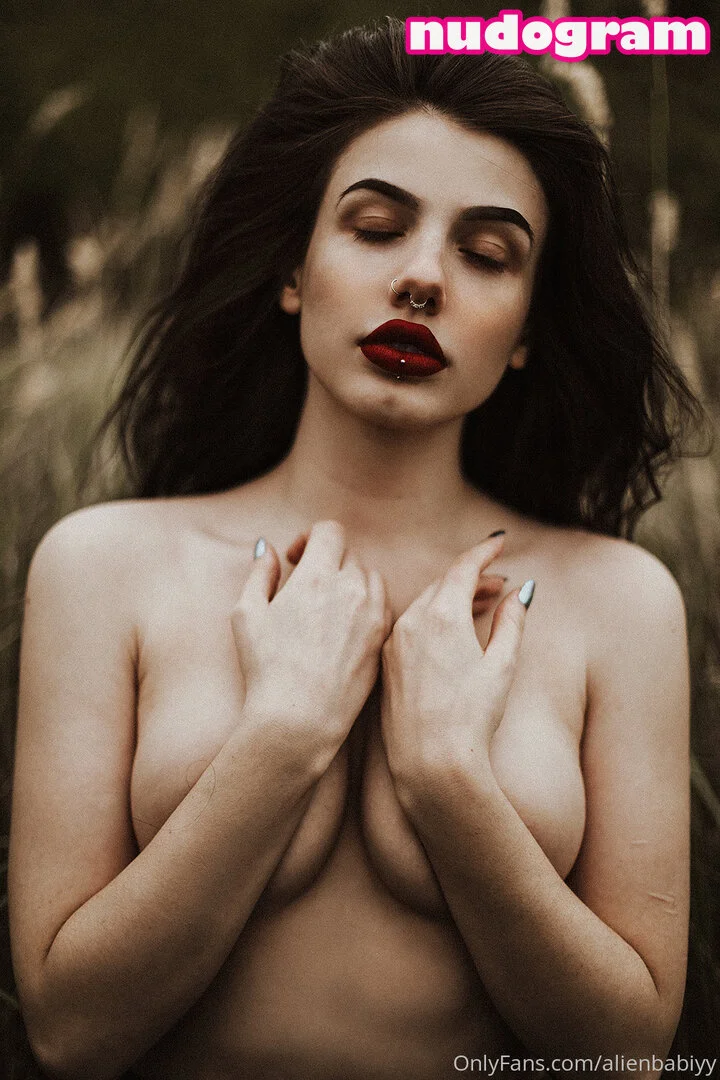 Alien Baby nude pictures