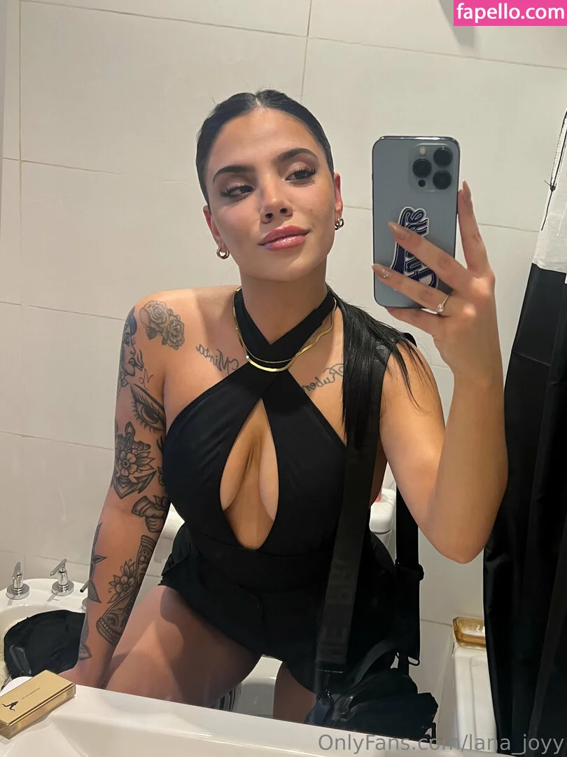 Ana Lisa Joy 🍑 @ana_joy photos