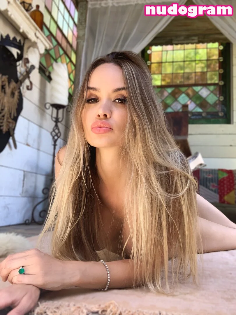 April Scott @aprilscottvip facial