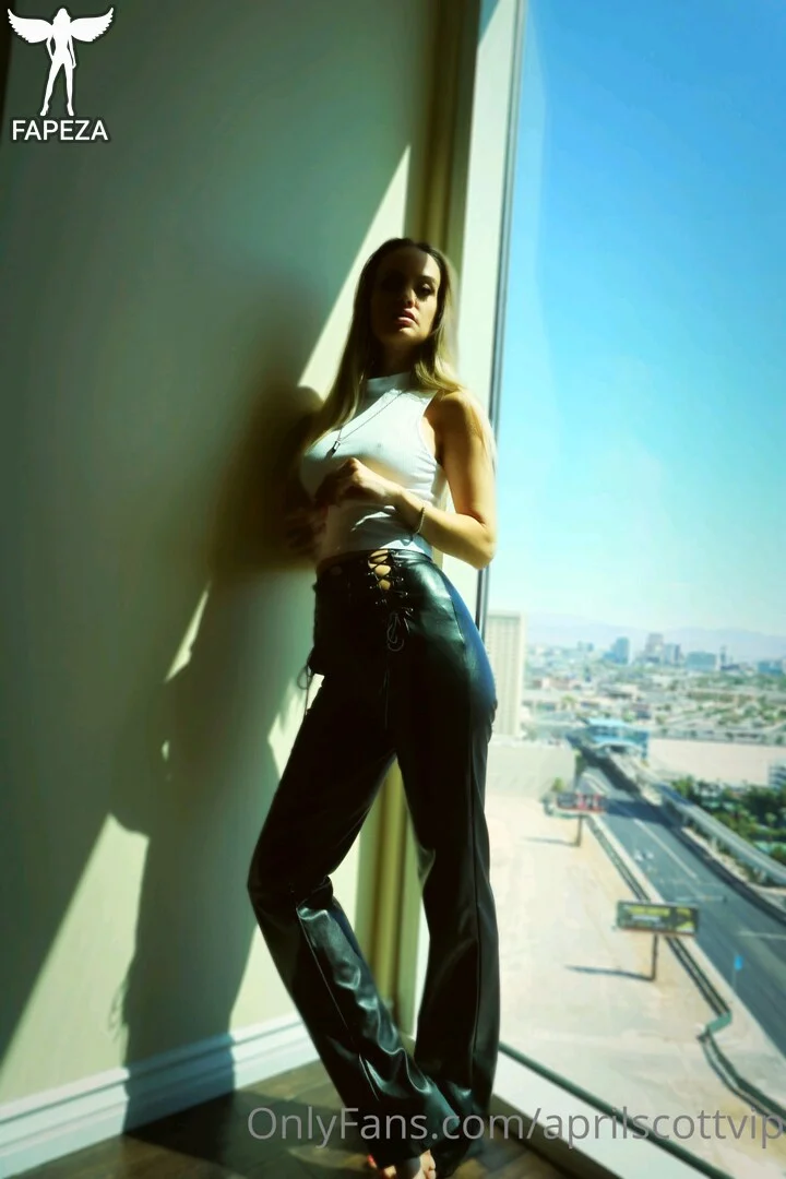 April Scott @aprilscottvip handjob