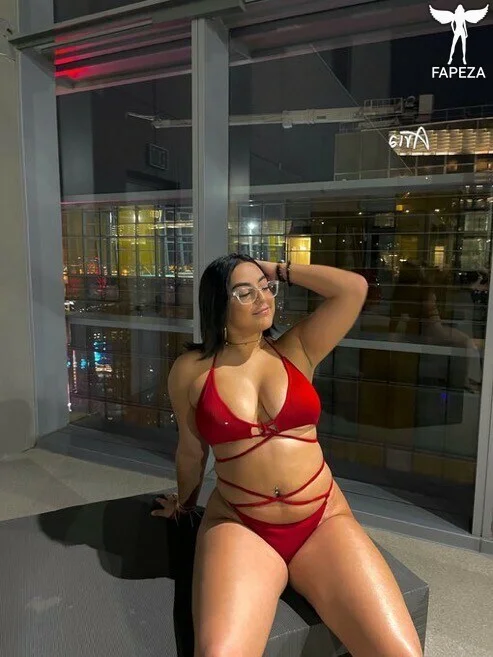 Ash Cash @axhcaxh photos of