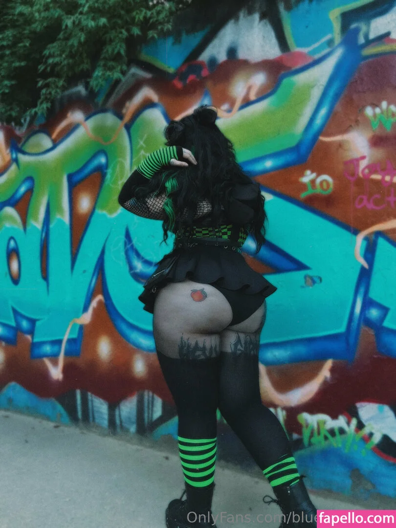 Allicenwonderland @bluecollargoth american eagle ad sexy