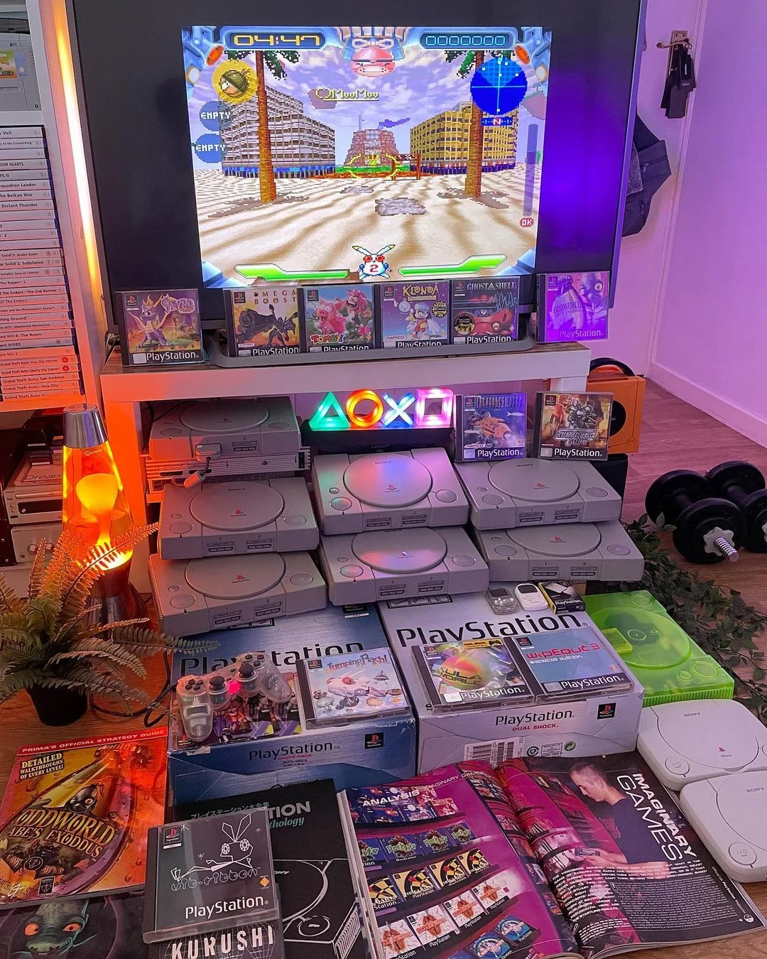 casper @casps1 purple swimsuit pool