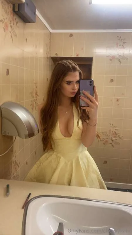 Kat @cheekykatx immaculate stream