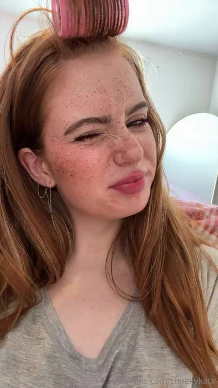 Kat @cheekykatx dr. squatch bathwater soap