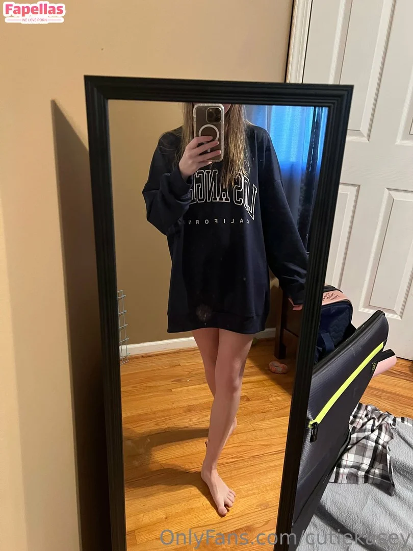 Kasey Cooper @cutiekasey boxer role