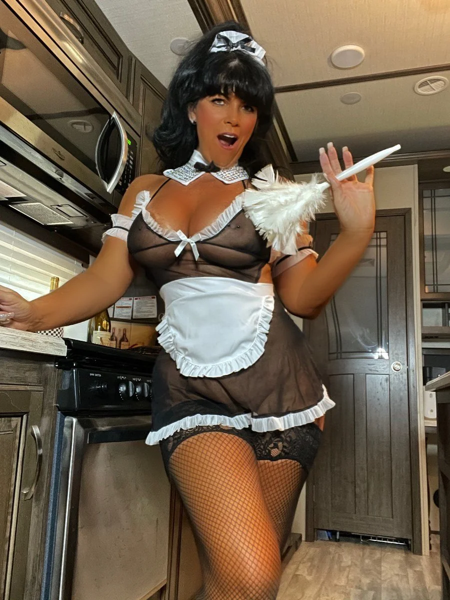 Daisy Atlanta @daisyatlanta complains about money