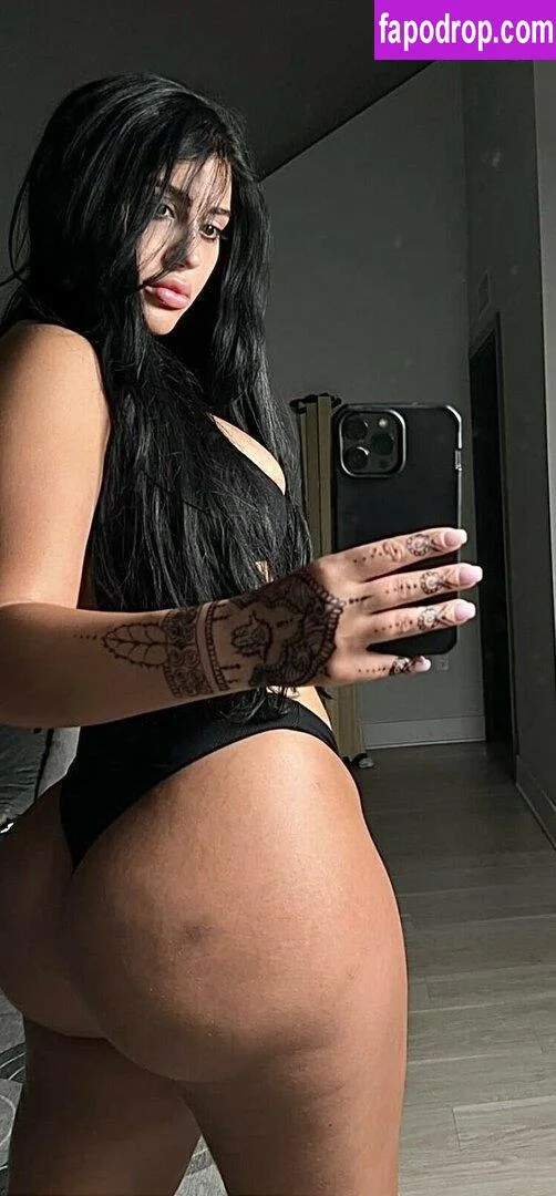 Daniella Lynn @daniellalynnnn american eagle gallery