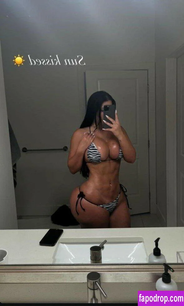 Daniella Lynn @daniellalynnnn hot selfies