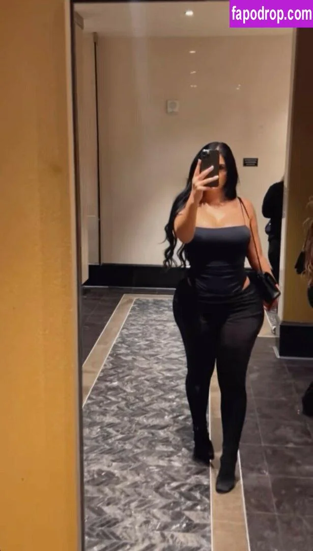 Daniella Lynn @daniellalynnnn 's american eagle ad campaign