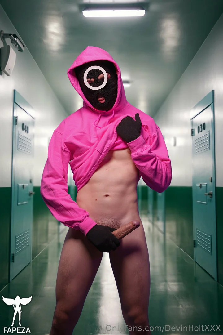 Devin Holt nude in white lotus