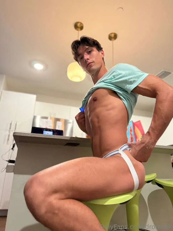 Hunt_2str8 american eagle ad