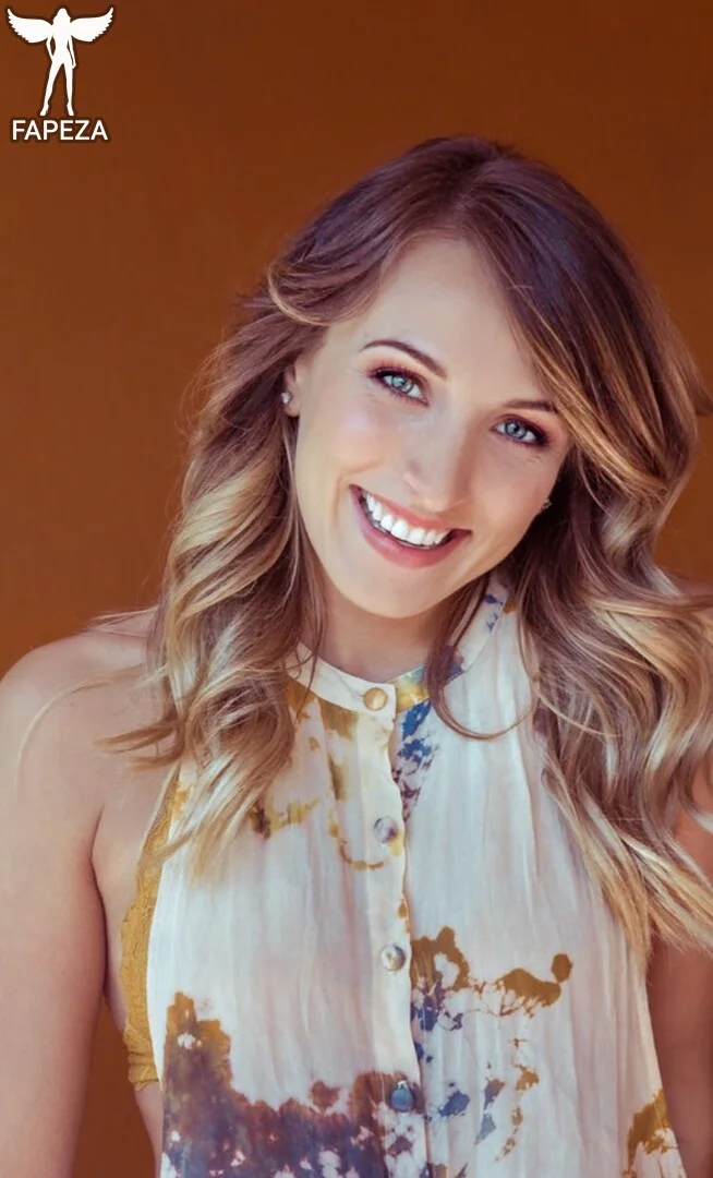 Erika Toro @erikatoro_s2 reality trailer