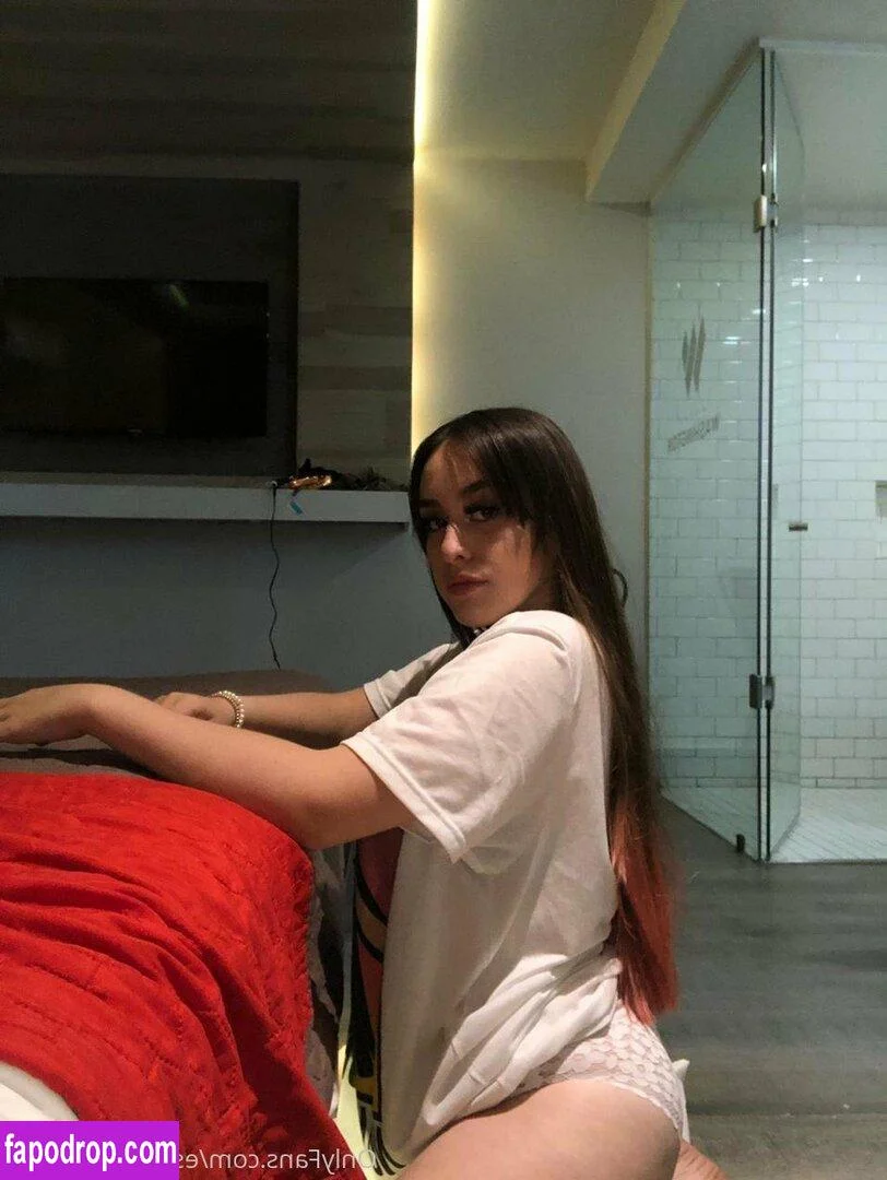 Escarleth Palacios @escarlethamair1 puffer jacket