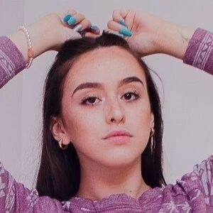 Escarleth Palacios @escarlethamair1 bikini pictures by the pool