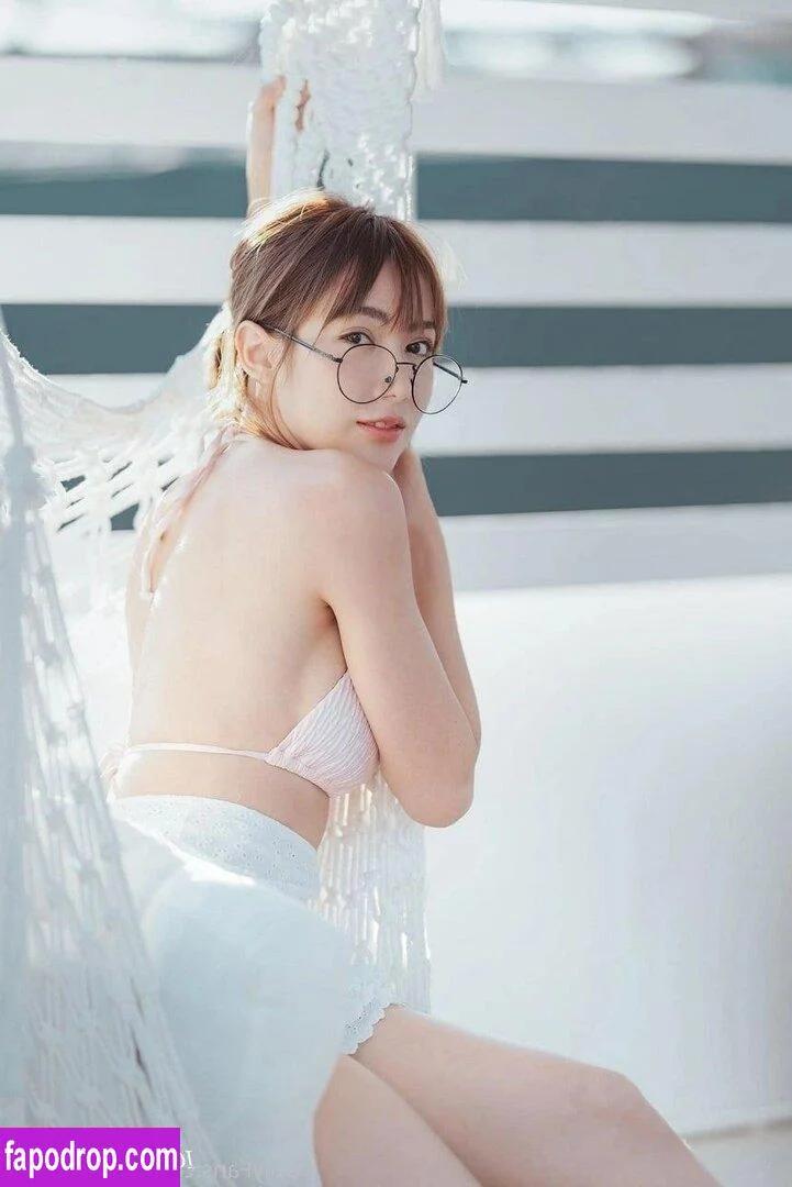 Fangko @fangko_okok aubrey plaza and