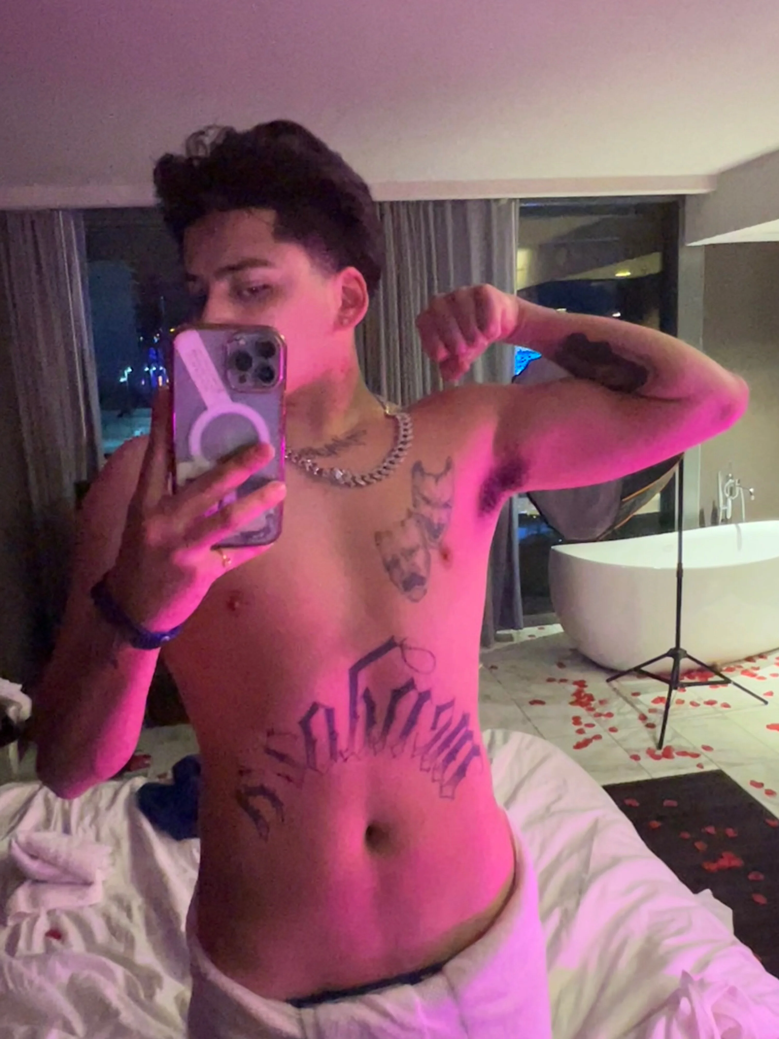 Felix_104_ @felixm_104 exclusive content - 0 fans loved this post