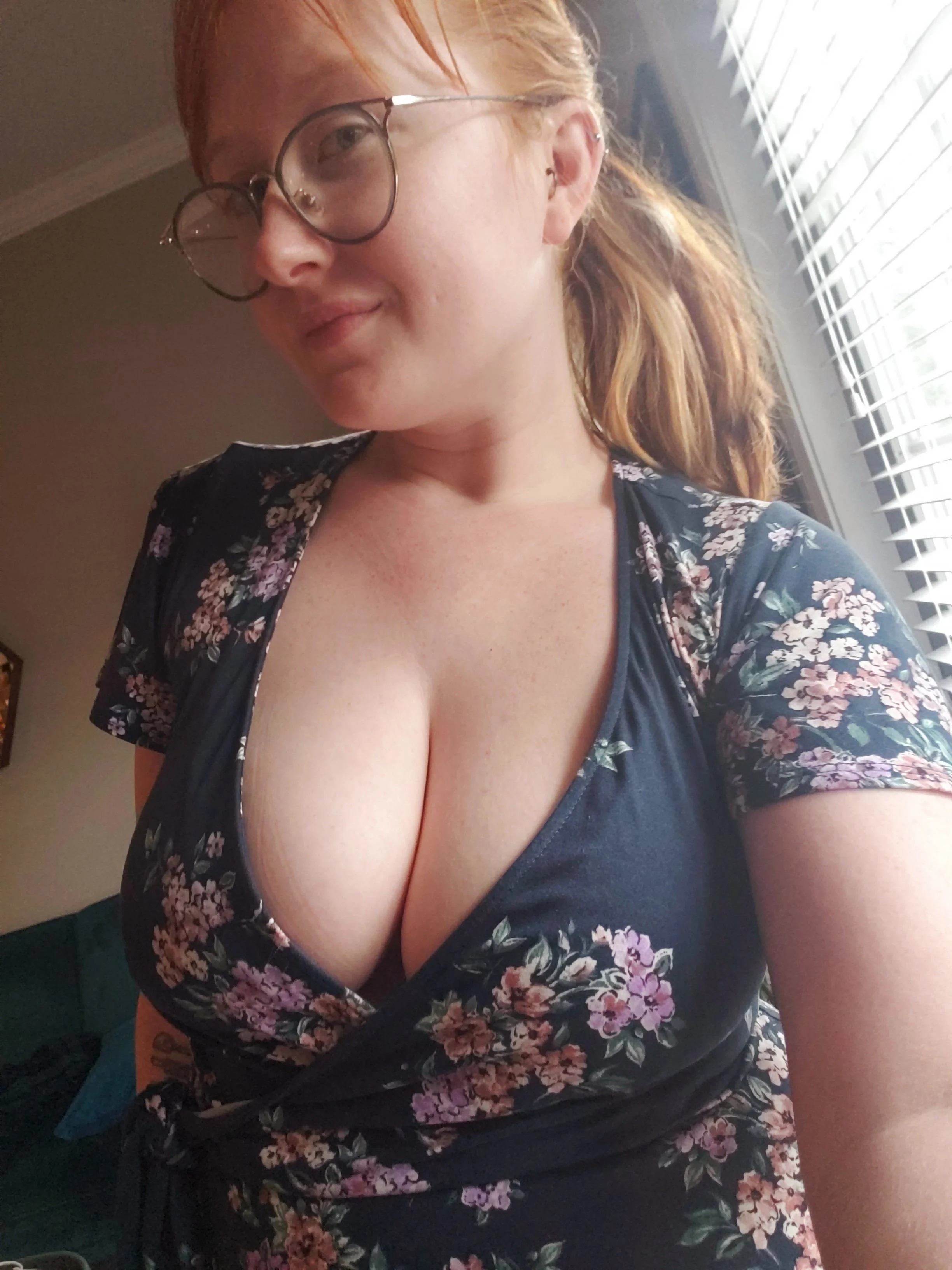 FoxyPeaches @foxy_peaches coal miners daughter