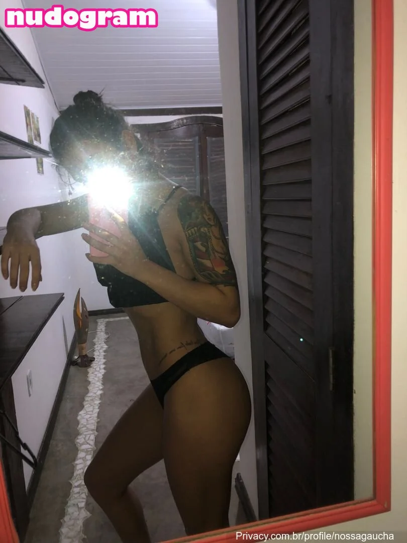 TS Gaúcha bickett naked