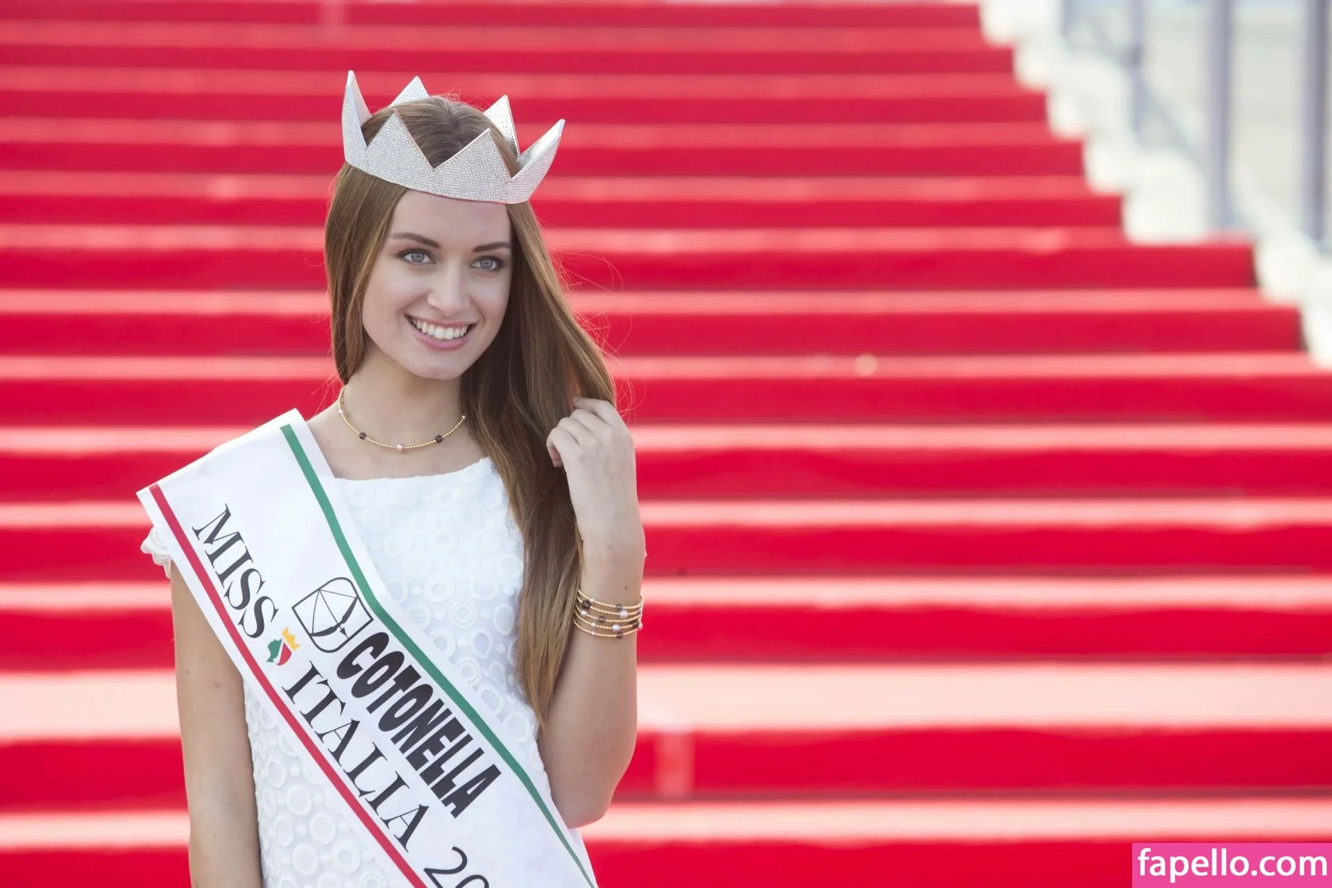 Giulia Rosa @giulia.rosa look alike porn actress