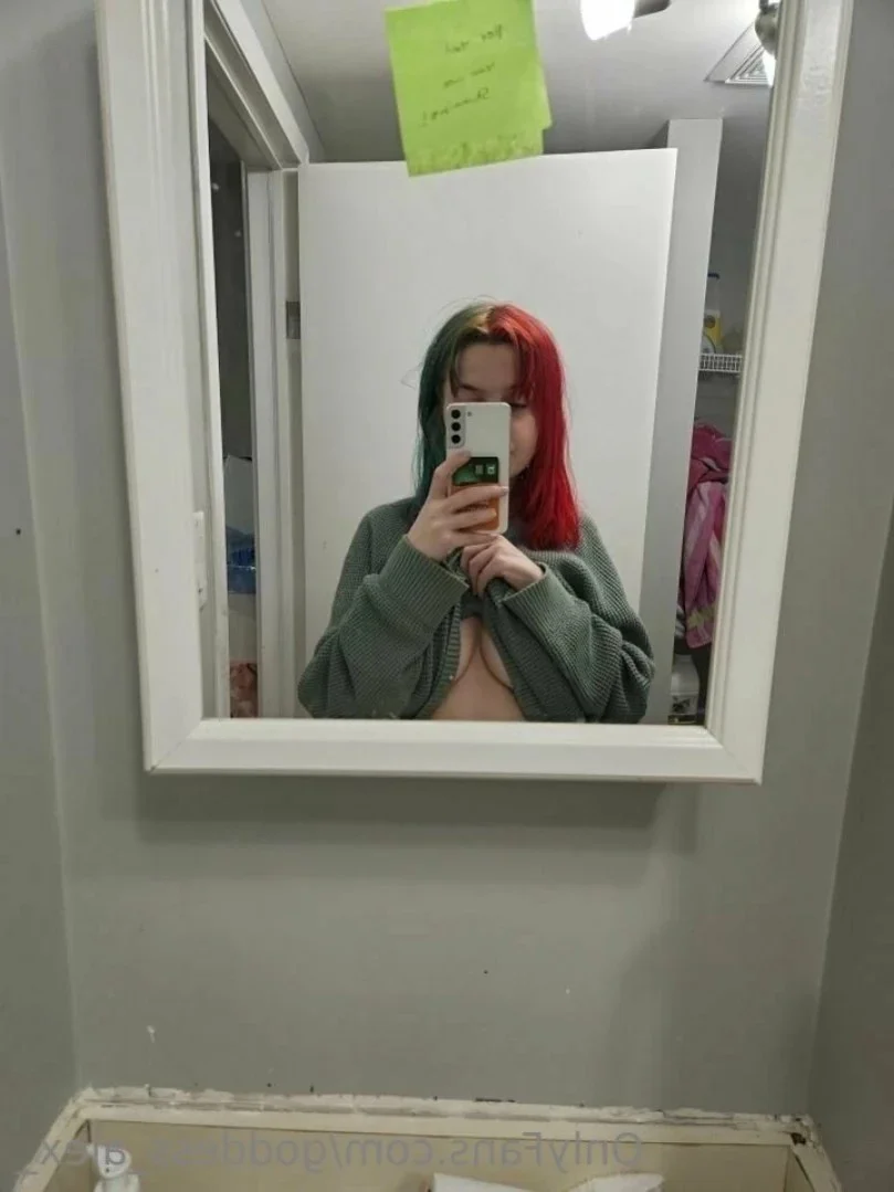 💚Goddess Alix🌸 top 18% loungewear