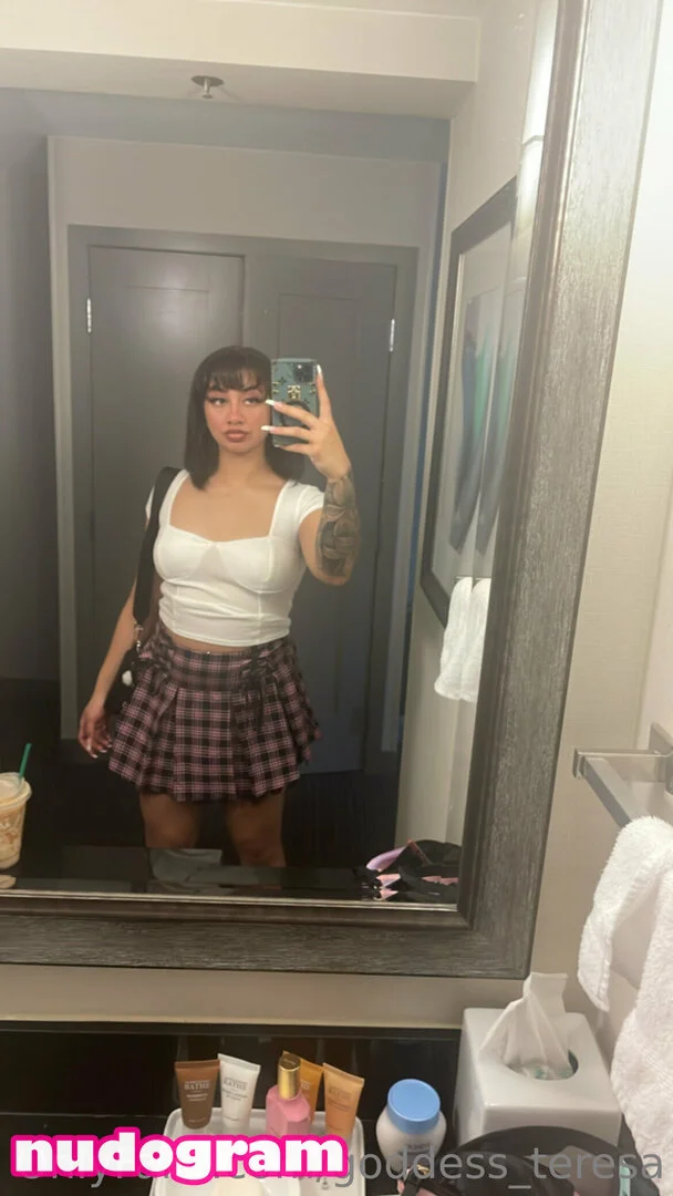 Goddess Teresa 💦😈 facial