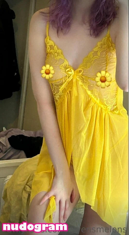 Melon @gwensmelons ana de armas vanity fair