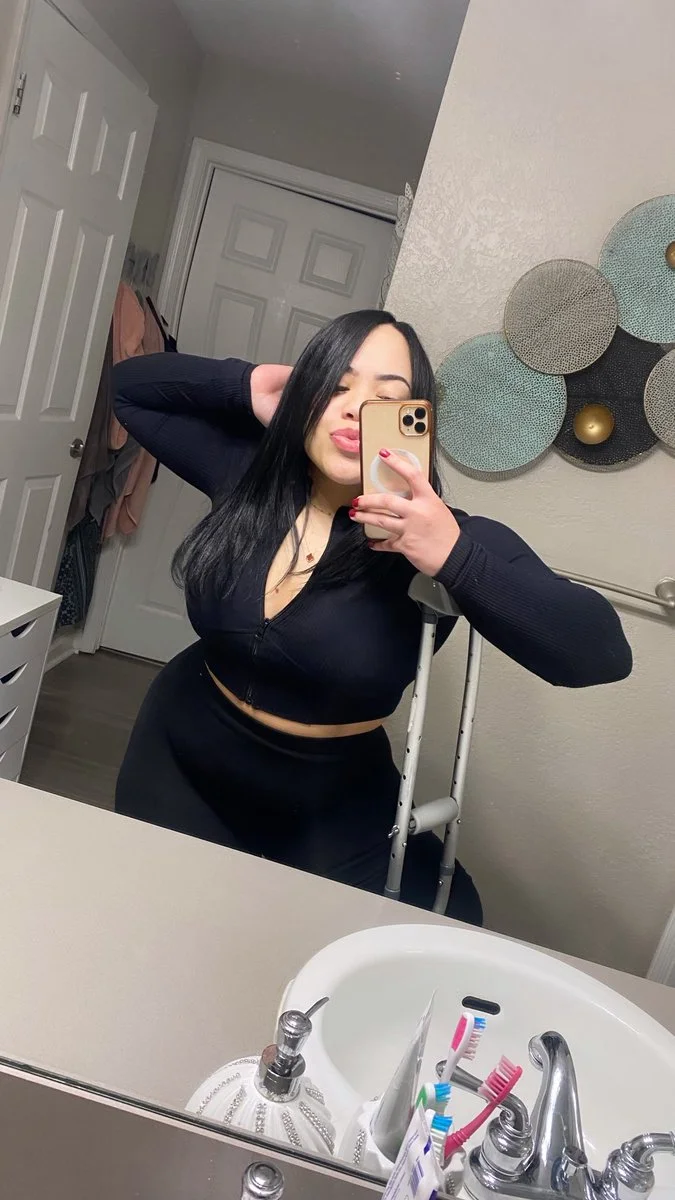 Angelica Sanchez @im_ang_m yahoo