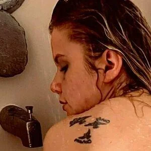 Jessica tiene implantes