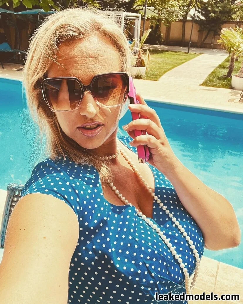 Kathy Deep VIP @kathydeep in dad thinks im mom