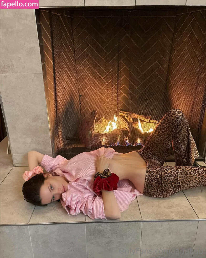 Lana Rhoades pictures