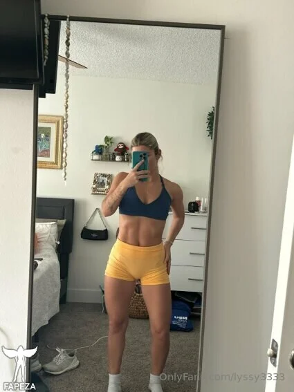 miss lyss 🍒 topless