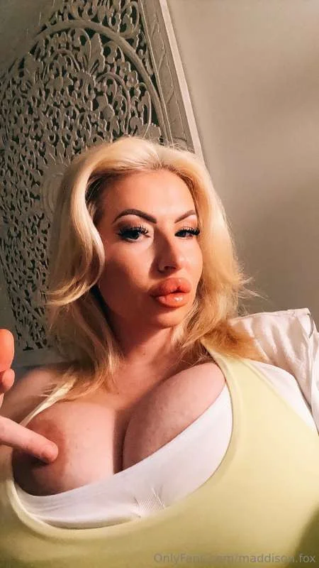 Maddison Fox 🦊 @maddison.fox pirating law and order