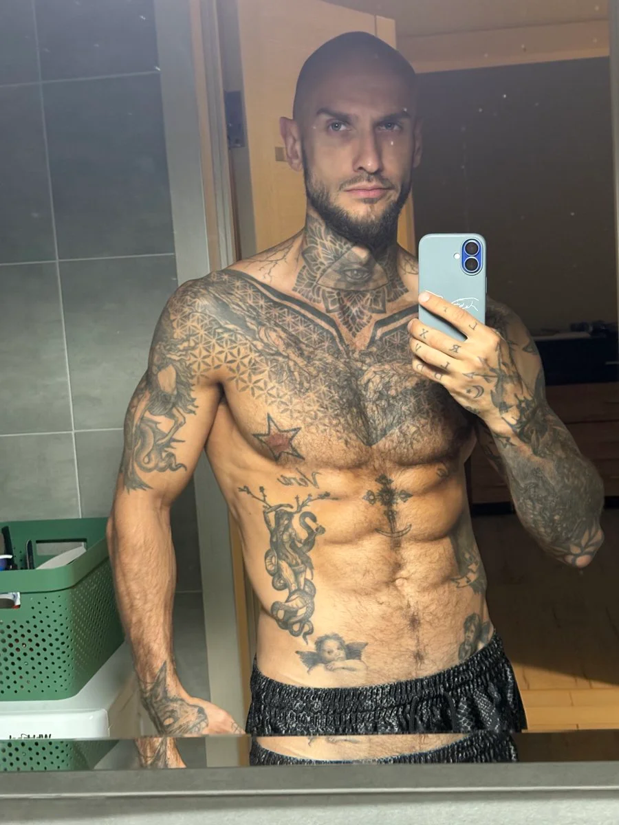 Maximus Fox 👑 @maxi_foxxx fight scene