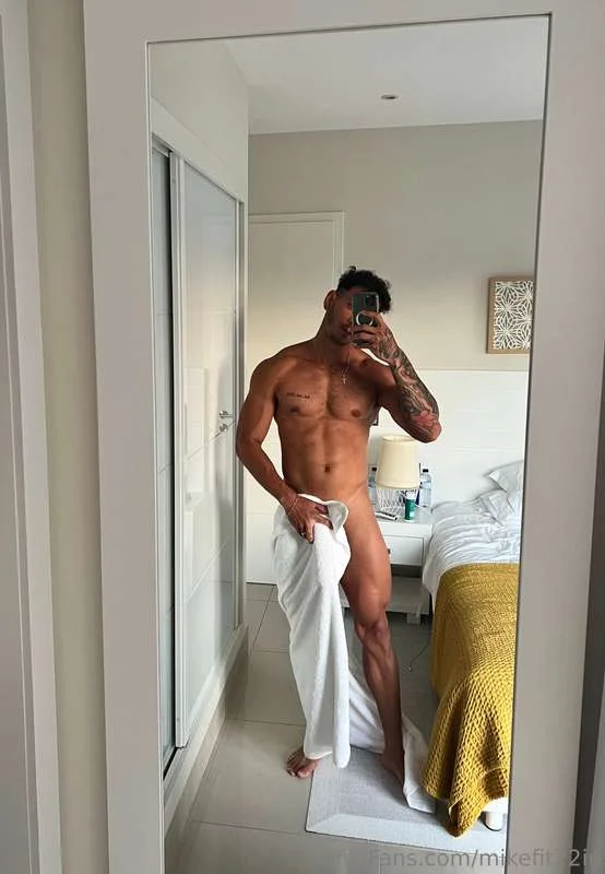 Mikefit @mikefit22in hot ones