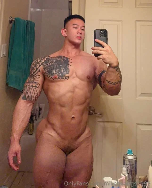 𝗠𝗜𝗞𝗘 𝗠𝗢𝗘 ( 𝗧𝗼𝗽 0.2 %) 🍑🏋🏻 @mikehoangs1992 topless in new movie
