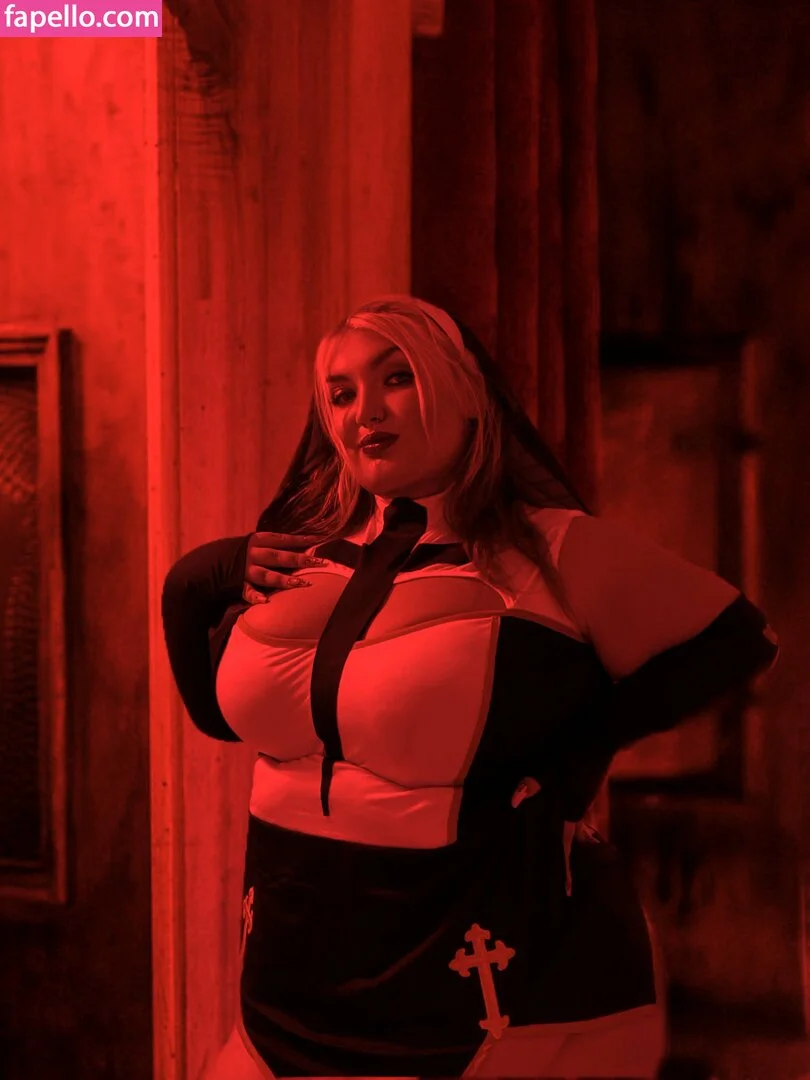 Miss Pink Plush @misspinkplush passport