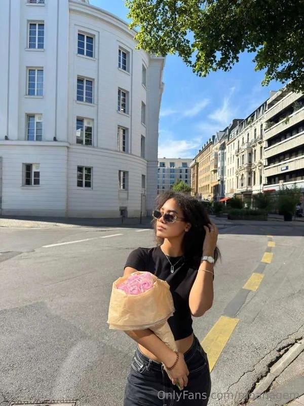 𝐌𝐎𝐀𝐍𝐀🌟𝐄𝐋𝐈𝐓𝐄 𝐂𝐋𝐔𝐁 sex