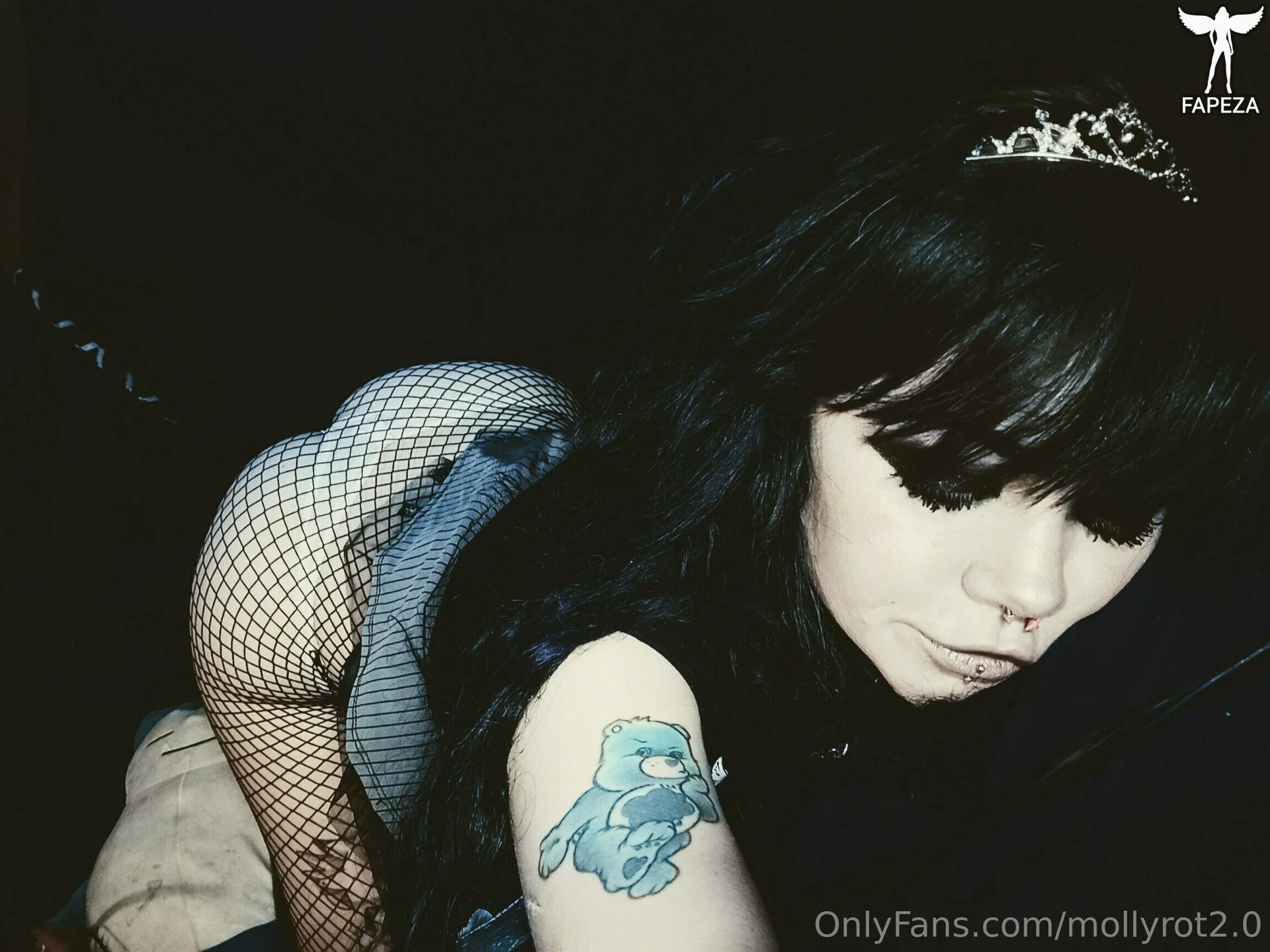 𝕸𝖔𝖑𝖑𝖞𝕽𝖔𝖙 ♡ @mollyrot body sham