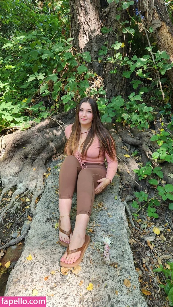 Neko @nekonymphe why is racist