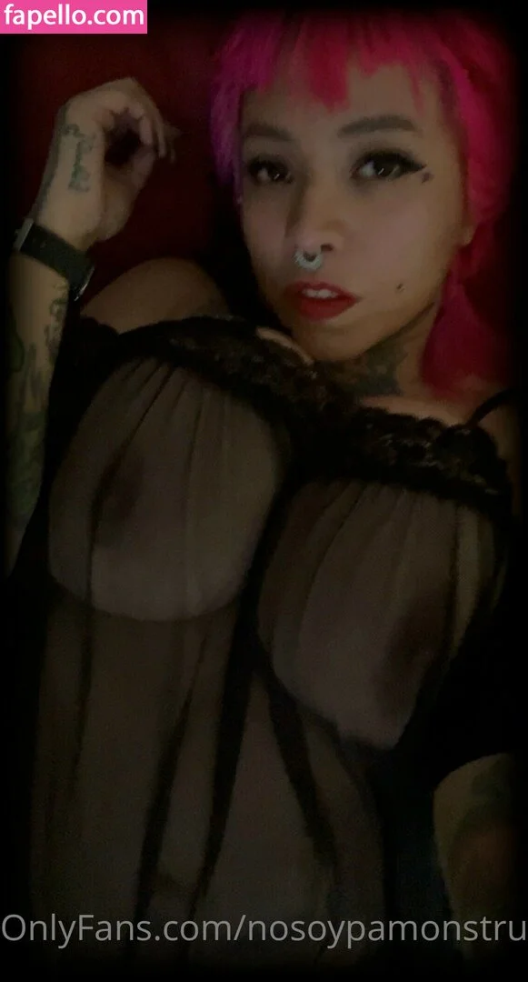 La otra Pam in a bikini