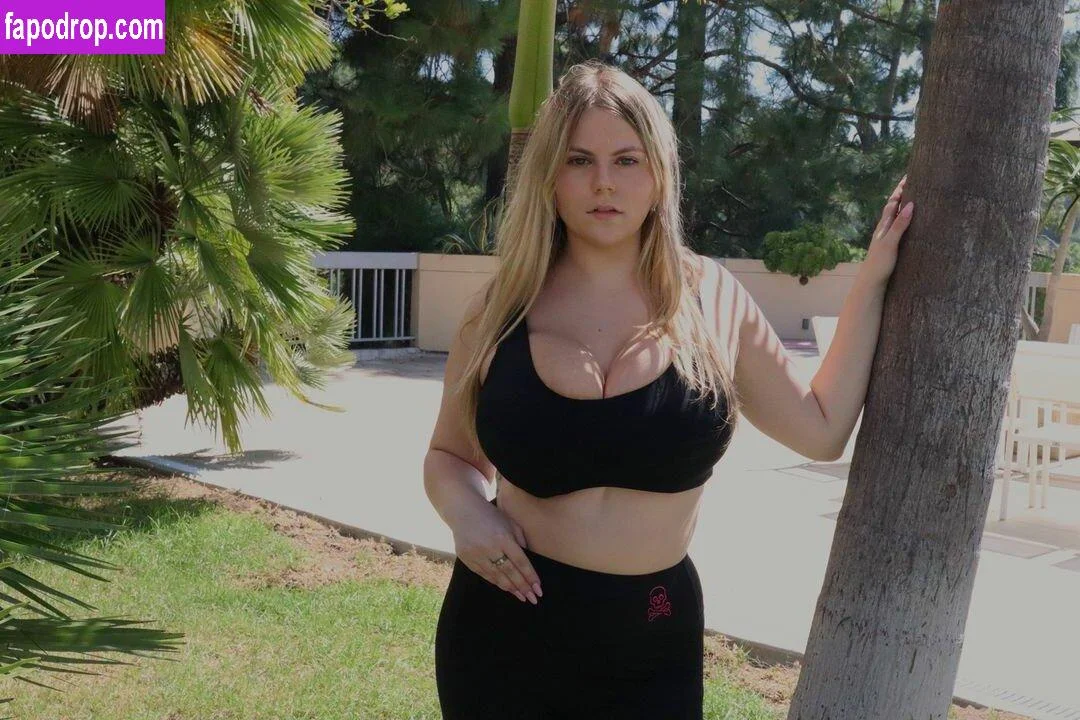 Emspensiveemily @officialemspensiveemily blue jean ad