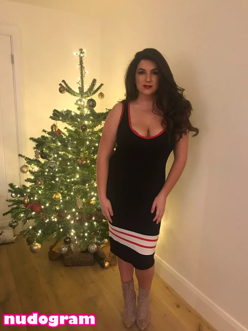 Cole McKenna @postcoleonmain handmaiden movie