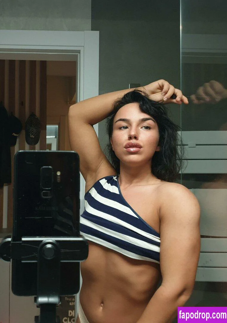 QqFit @quadsqueeen the housemaid with