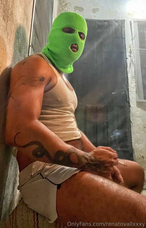 Pervert Valley @renatovallxxxy hot sexy