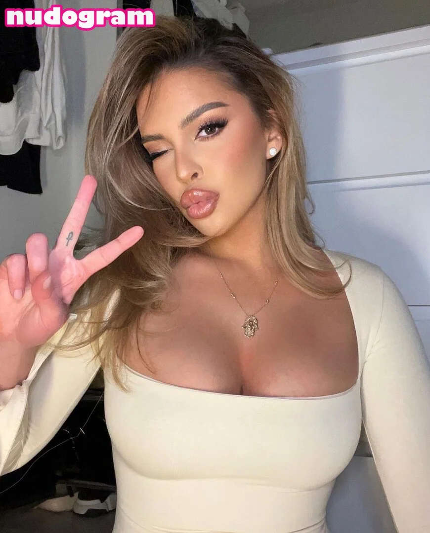 Sara Blake 🧡 leaked xxx