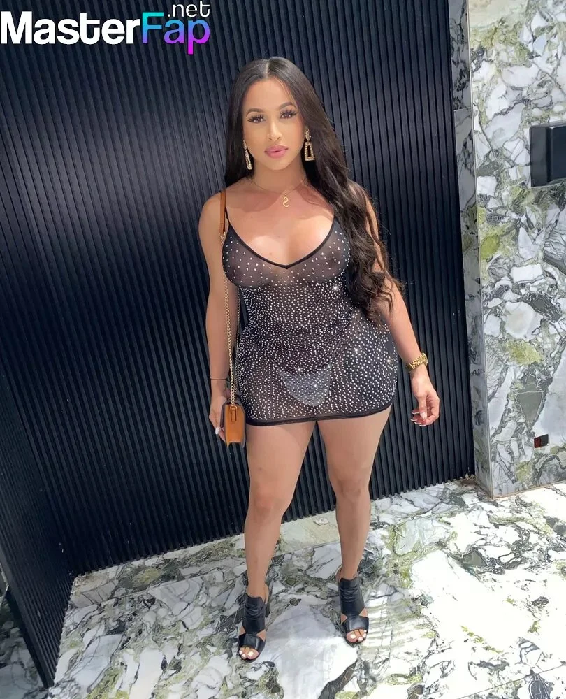 Scarlet @scarlet93 why ad is controversial